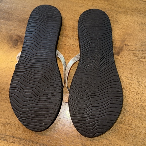 Reef Black, Tan, and Gold Sandals - Picture 3 of 4